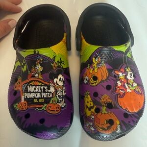 Disney exclusive CROCS Kids Halloween - Purple, Black, and Green
